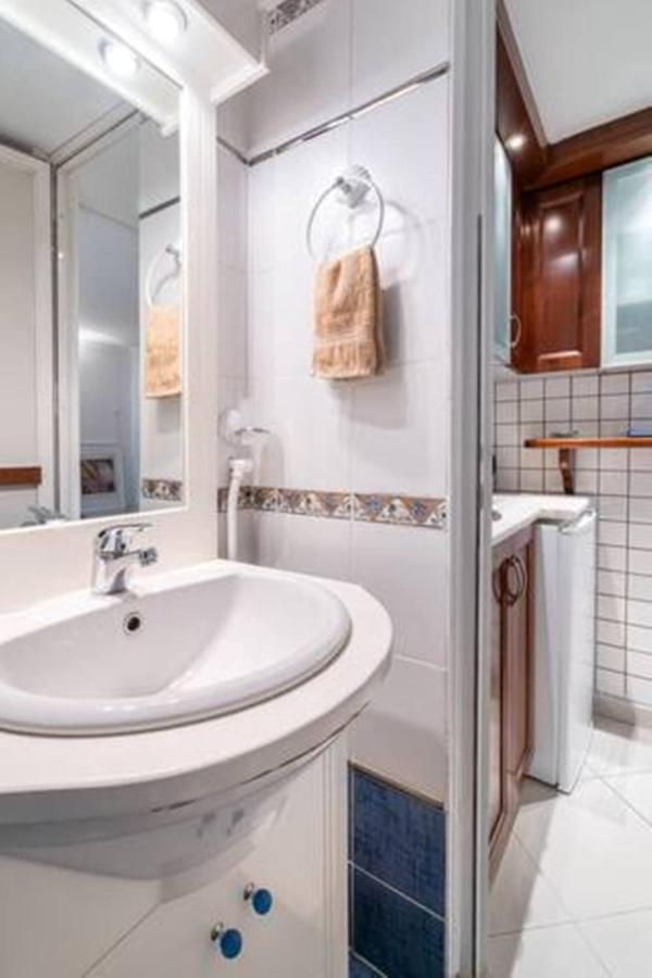 In The Center, Syntagma Apartment *